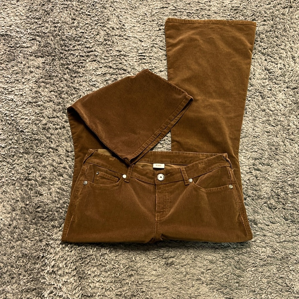 Ariat corduroy size 10. Flare leg.